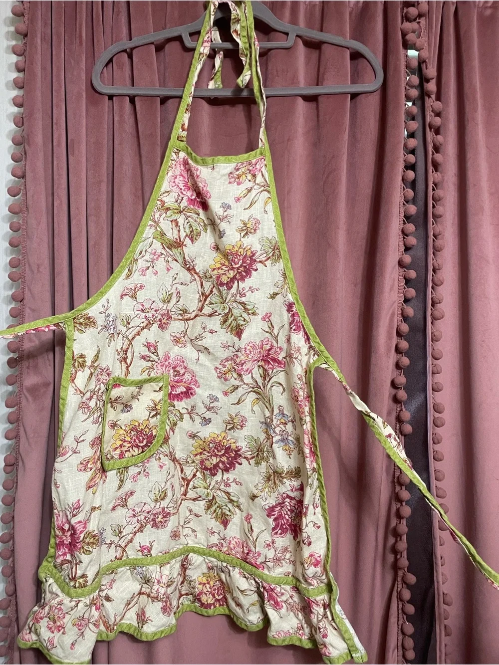Williams Sonoma Floral Ruffled Apron with Green Trim